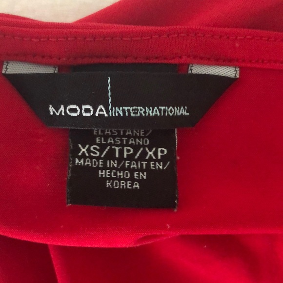 Red Dress - Picture 4 of 4